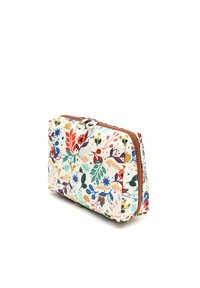 Puzdro s kvetinovým vzorom vyrobené z syntetického materiálu, s bielym pozadím, živými listami a hnedým zipsom. Kompaktný, obdĺžnikový tvar.