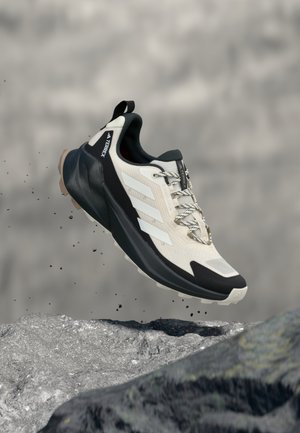 TRAILMAKER 2 - Hiking shoes - chalk white/off white/core black