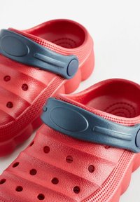 Next STANDARD - Sandales de randonnée - red