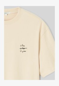 Sélectionné, blanc cassé