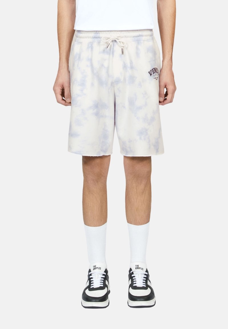 Kortbyxor i bomullsblandning i ljuskräm med blått tie-dye-mönster, elastisk midja med dragsko och broderad logotyp på vänster ben.