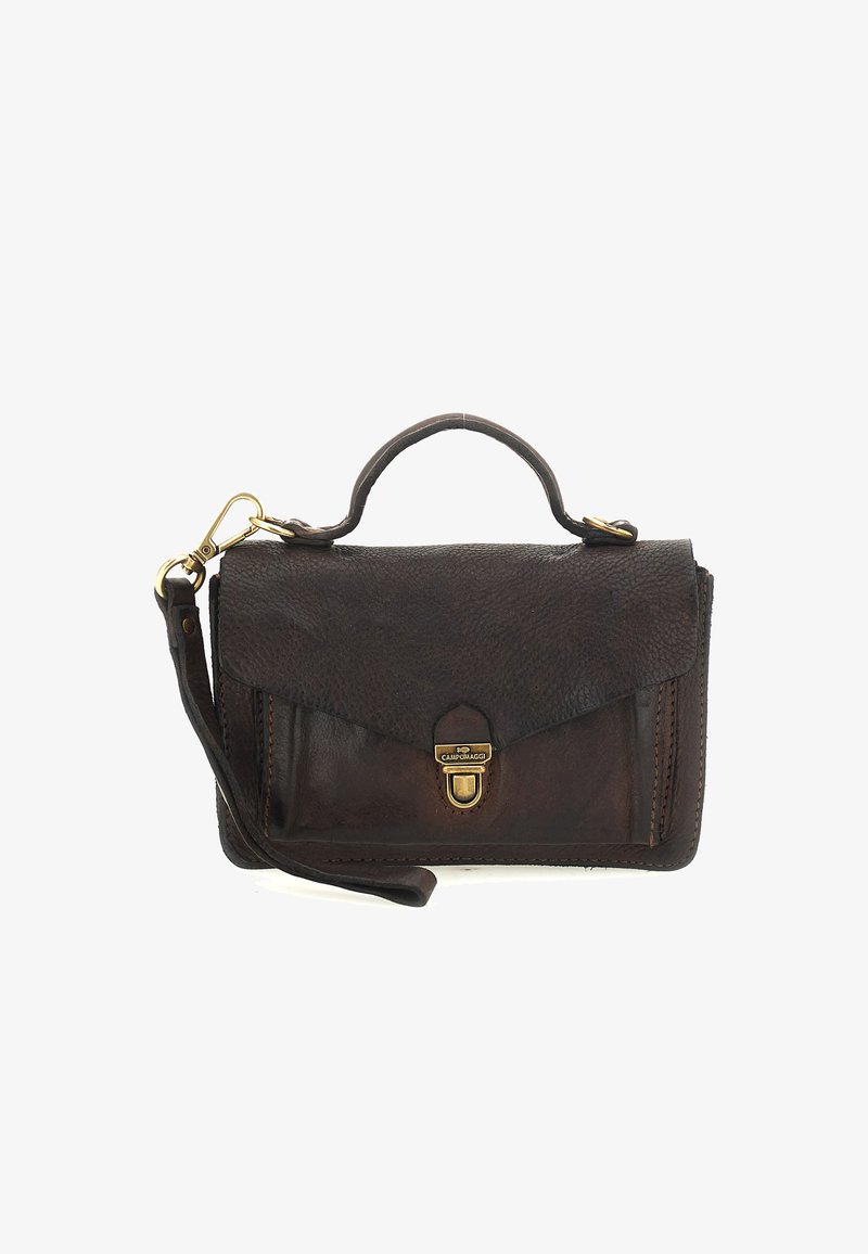 Borsa a mano in pelle marrone con finitura texture, manico superiore, tracolla removibile e chiusura a pattina con clasp dorato.