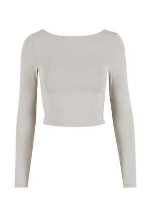 Langärmliges, kurzes Oberteil in hellem Beige, aus glattem Material mit einem Boatneck-Ausschnitt und enganliegender Silhouette. Keine sichtbaren Metallteile oder Muster.