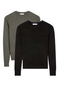 Dwie swetry z okrągłym dekoltem: jeden oliwkowy, drugi czarny. Oba mają długie rękawy, ribbowe mankiety i gładką fakturę dzianiny.