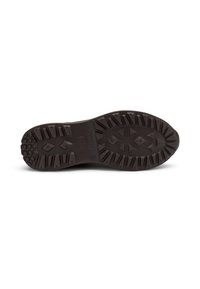 Sole di scarpa marrone con profondi motivi geometrici progettati per la presa, con il marchio e la misura visibili su uno sfondo bianco.