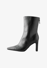Selezionato, black