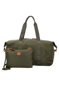 Borsa duffel verde oliva con due manici, chiusura a zip e una piccola pochette coordinata. Realizzata in tessuto resistente con dettagli in pelle.