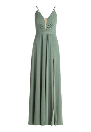 Abito lungo verde con scollatura a V profonda, corpino plissettato e spalline regolabili. Presenta uno spacco alto fino alla coscia e una trama morbida.