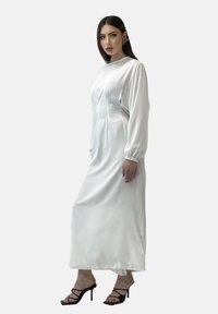 Elara ABAYA - Vestido largo - weiß