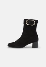 Mocassins Gabor 211 En Cuir Suédé Noir - Talon 1,5 Cm, Semelle TPU - Chaussures Basses Confortables Pour Femme