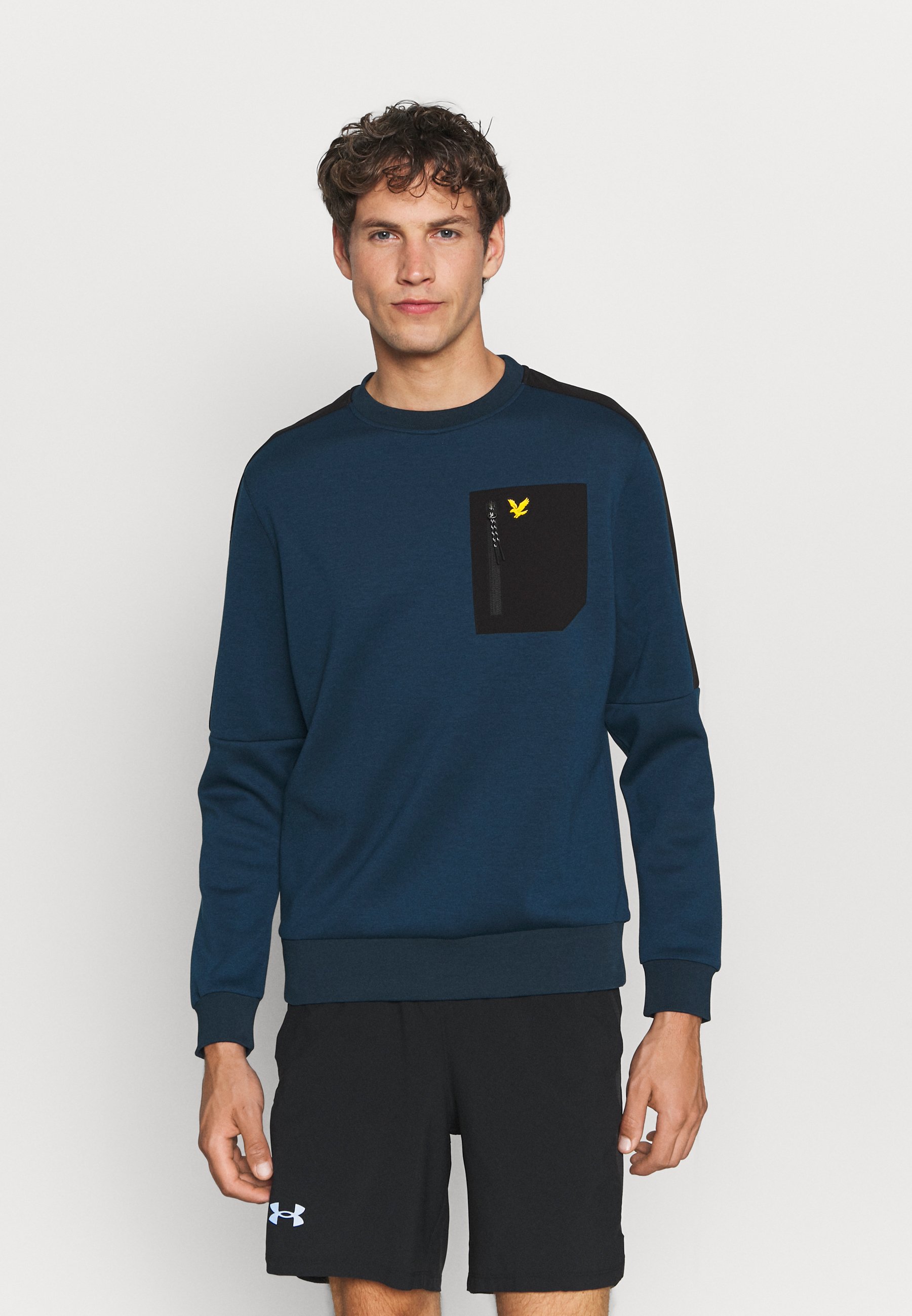 Lyle \u0026 Scott OVERLAY CREW WITH CHEST 