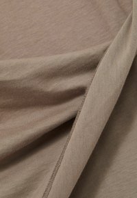 Reiss REGULAR FIT - DRAPE - T-shirts print - taupe neutral