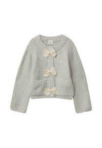 Jasnoszara, teksturowana kurtka o kroju krótkim, z trzema kremowymi kokardkami jako zapięciami i mankietami. Miękka, tkana tkanina.