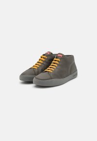 Camper PEU TOURING - Vysoké tenisky - dark green