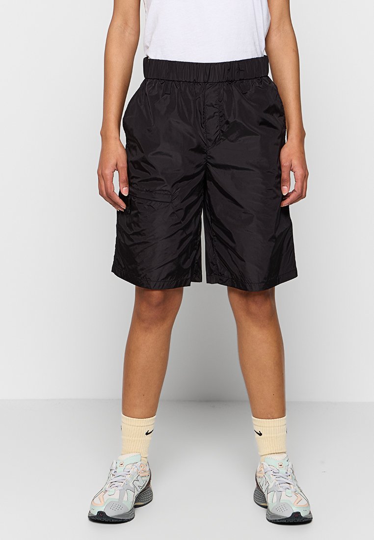 Rains Shorts zwart