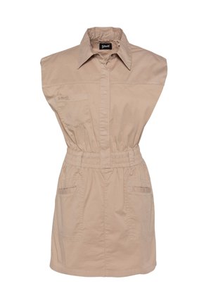 Beige ærmeløs kjole med elastisk talje, spids krave, brystlomme foran og to sidelommer, med skjulte knapper foran.