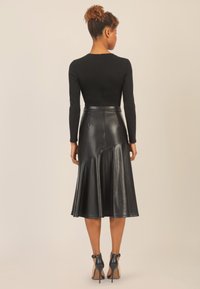 Apart Freizeitkleid - schwarz