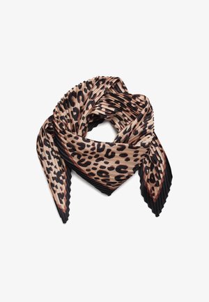 Firkantet plisseret tørklæde med tan og sort leopardprintmønster og ensfarvet sort kant, foldet med enderne pegende nedad.