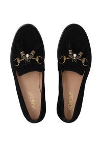 Schwarze Wildleder-Halbschuhe mit Quastenakzenten, goldenen Hardware-Details und einem dekorativen Bienemotiv. Glattes Lederinnenfutter und runder Zehenentwurf.