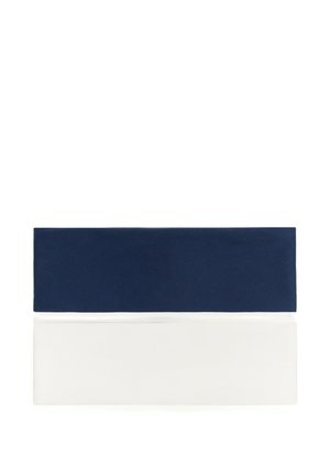 Deux bandeaux rectangulaires, un bleu foncé et un blanc, présentés sur fond blanc.