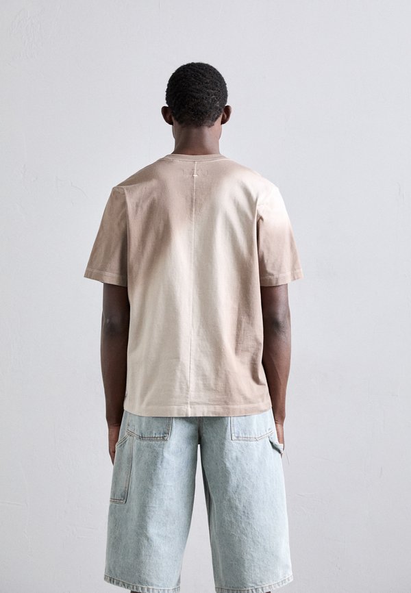 OMBRE CLIFF TEE - Print T-shirt4