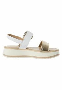 Sandal in bianco e oro metallico con suola platform. Presenta una larga fascia metallica, una cinghia alla caviglia regolabile e un plantare testurizzato.