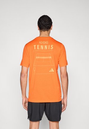 TENNIS GRAPHIC TEE - Sport T-shirt - pure orange