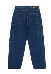 Siniväri denim cargo-housut suoralla lahkeella, kahdella suurella sivutaskulla ja neljällä takataskulla. Korostaa kontrastiväristä ommelua ja vyötärölabelia.