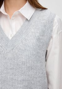 QS MIT V-NECK - Strickpullover - grau meliert
