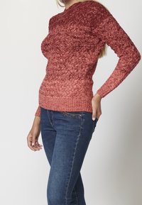 Koroshi Stickad tröja - coral