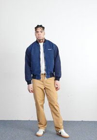 Carhartt WIP MASTER PANT - Kelnės - sable rinsed
