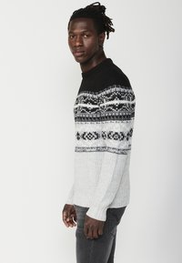 Koroshi - Sweter