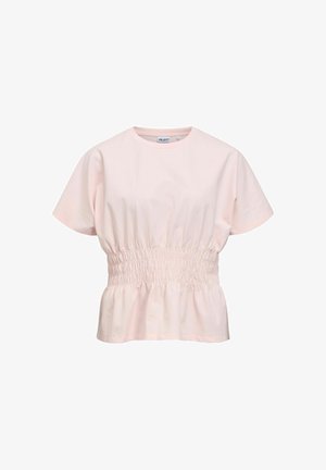 Jasnoróżowa bluzka z krótkim rękawem, okrągłym dekoltem i marszczoną, elastyczną talią, tworząca efekt peplumu.