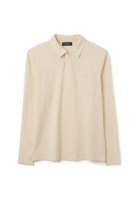 Beige Langarm-Polohemd aus glattem Stoff, mit Kragen, Knopfleiste und einer einzelnen Brusttasche. Schlichtes Design.