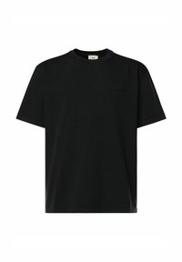 Sort t-shirt lavet af blød bomuld, med afslappet pasform, rund hals og subtilt præget logo på venstre bryst. Korte ærmer.
