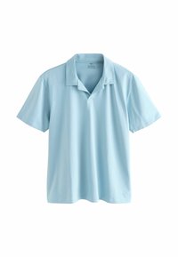 Hele sinine lühikeste varrukatega polo särk pehme tekstuuriga, klassikalise kraega ja voolujoonelise disainiga. Ilma nähtavate mustrite või aktsentideta.
