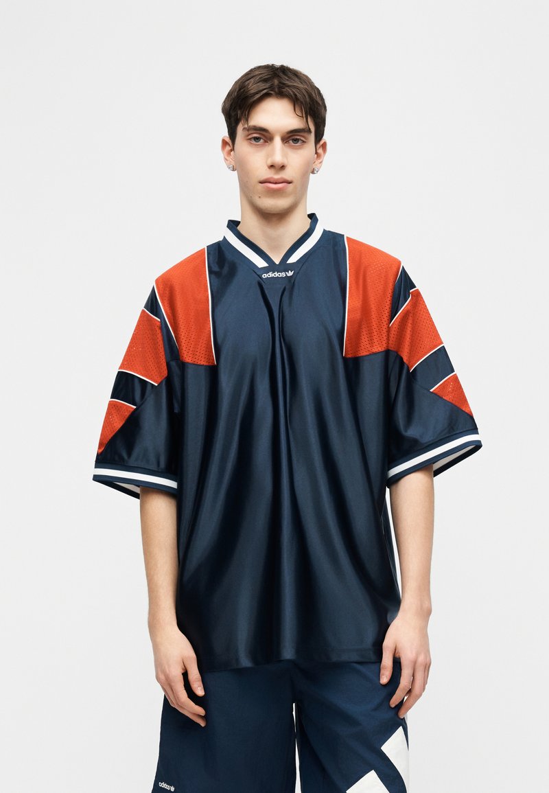 adidas Originals LOOSE - Triko s potiskem - night indigo