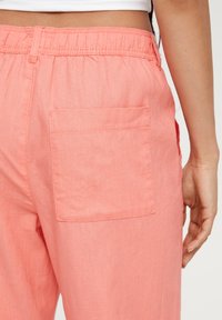 QS Pantaloni - pfirsich