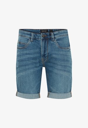 Jasnoniebieskie szorty dżinsowe z wyblakłym wykończeniem. Posiadają podwinięte mankiety, pięć kieszeni oraz kontrastujące przeszycia. Wykonane z trwałego materiału bawełnianego.