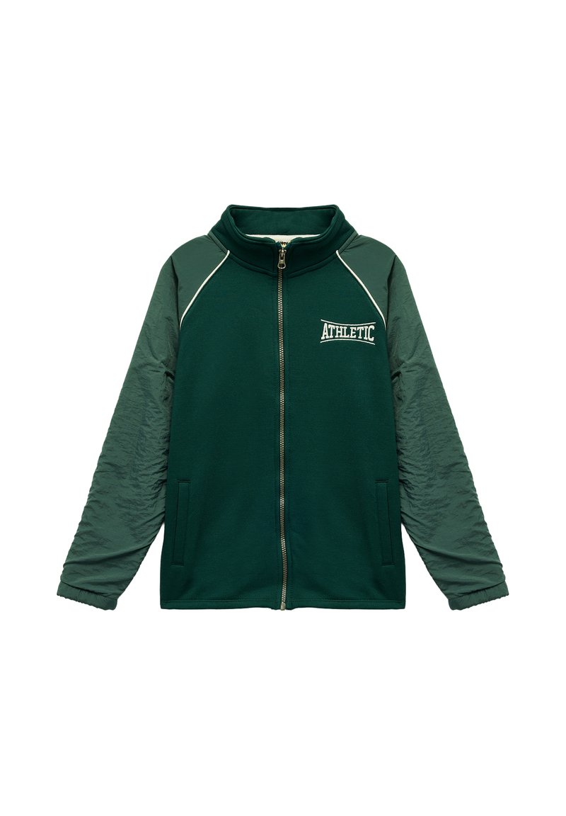 Grüne Zip-Jacke mit hohem Kragen, strukturierten Ärmeln und "ATHLETIC"-Logo. Verfügt über kontrastierende Farbtöne und Seitentaschen.