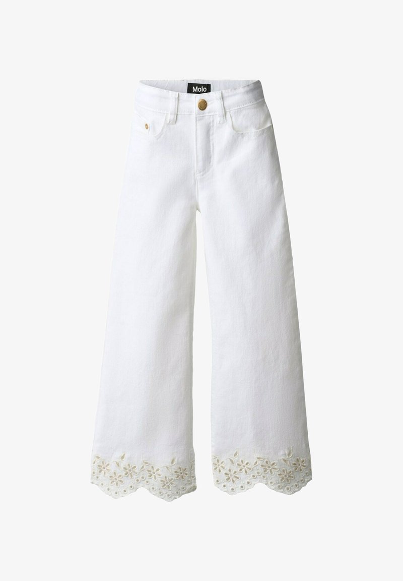 Jean en denim de coton blanc à jambes larges avec un ourlet festonné orné de détails brodés floraux et une fermeture à bouton doré. Étiquette de la marque à l'intérieur de la ceinture.