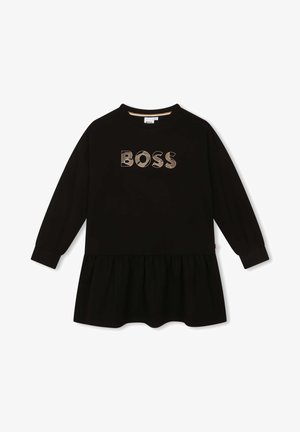 Zwarte jurk met lange mouwen en een geplooide rok. Voorzien van "BOSS" gedrukt in reflecterend materiaal. Gemaakt van zachte stof met een ronde halslijn.