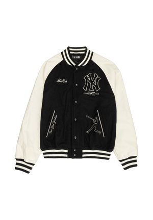 Μαύρο και κρεμ κολεγιακό μπουφάν με μάλλινο σώμα, δερμάτινα μανίκια, ριμπ μανσέτες, κεντημένα λογότυπα και γραφικά με παίκτη μπέιζμπολ και κείμενο.