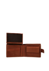 Portefeuille en cuir marron ouvert montrant des emplacements pour cartes, une fenêtre d'identité transparente et une poche à monnaie avec fermeture à pression sur fond blanc.