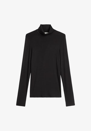 Zwarte langarm turtleneck met een getailleerde snit en zachte stof, kreukvrij, weergegeven op een witte achtergrond.
