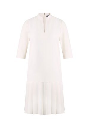 Vestito bianco fino al ginocchio con maniche a tre quarti, una piccola scollatura a V, un colletto alto e un orlo della gonna plissettato.