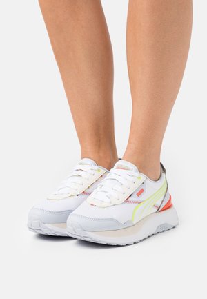 CRUISE RIDER RAVE - Sneakers basse - white/arctic ice