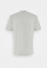 Grå, kortärmad T-shirt tillverkad av mjukt tyg, med en klassisk rund halsringning och en jämn, enfärgad textur utan mönster.