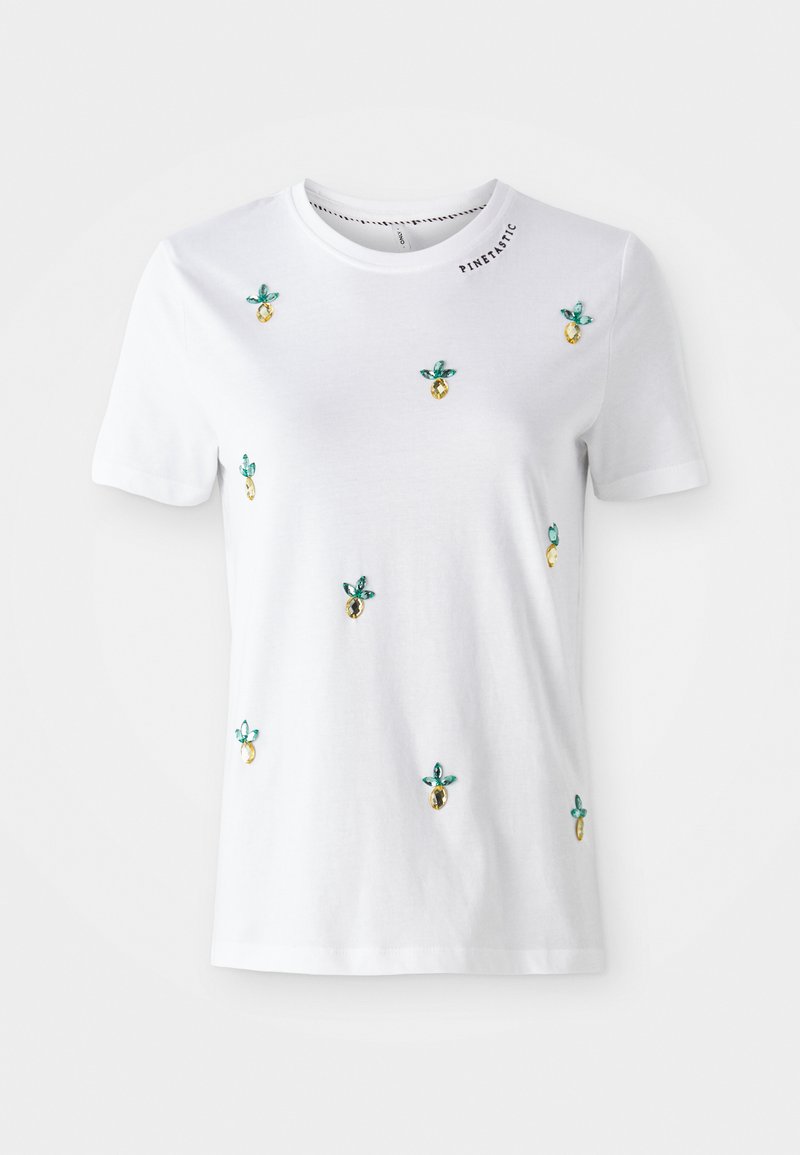 T-shirt en coton blanc avec des ananas colorés brodés et des feuilles vertes ; col rond, manches courtes, coupe décontractée et texture douce.
