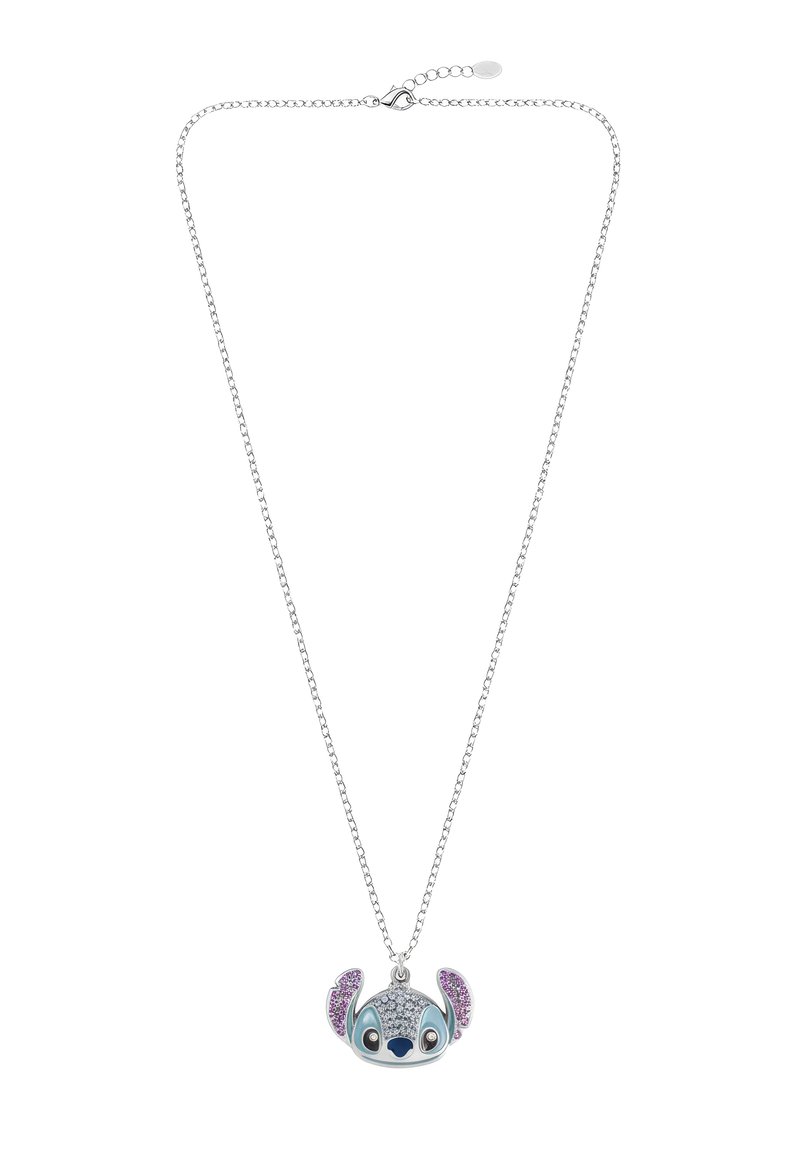 Collier en chaîne argentée avec un pendentif représentant un personnage de dessin animé, orné d'accents bleus et violets, détaillé avec des pierres incrustées étincelantes.